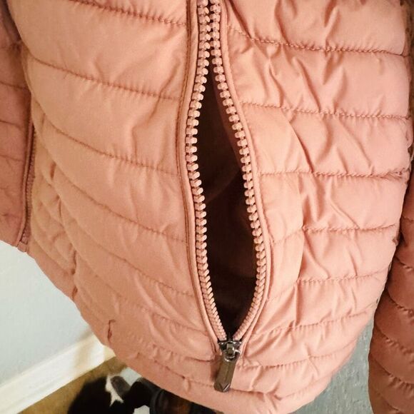BCBGeneration Diagonal Seam Puffer Hooded Jacket Coral Pink Size Medium (8), NWT - Picture 12 of 16